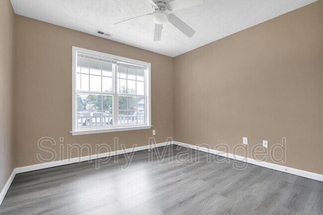 Building Photo - 3926 Red Oak Drive