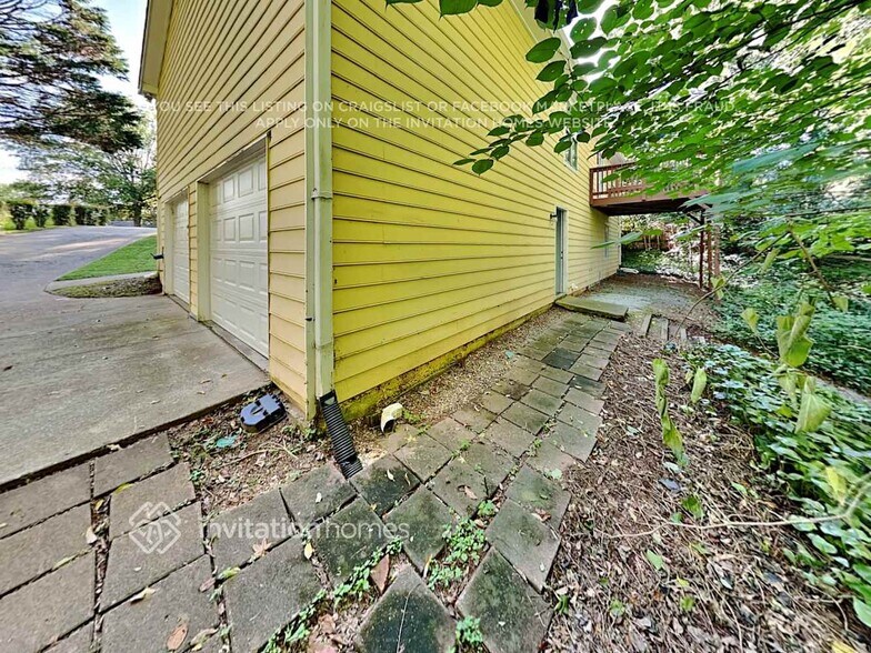 Building Photo - 4968 Turtle Summit