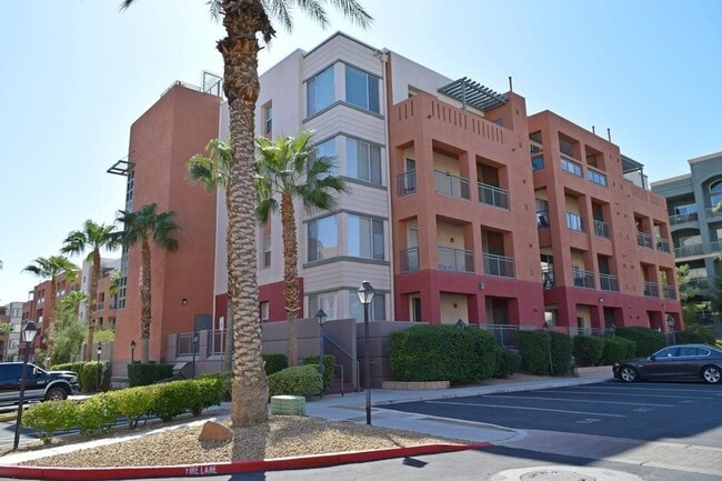 Luxury Mid-rise Condo unit located on the... - Luxury Mid-rise Condo unit  located on the...