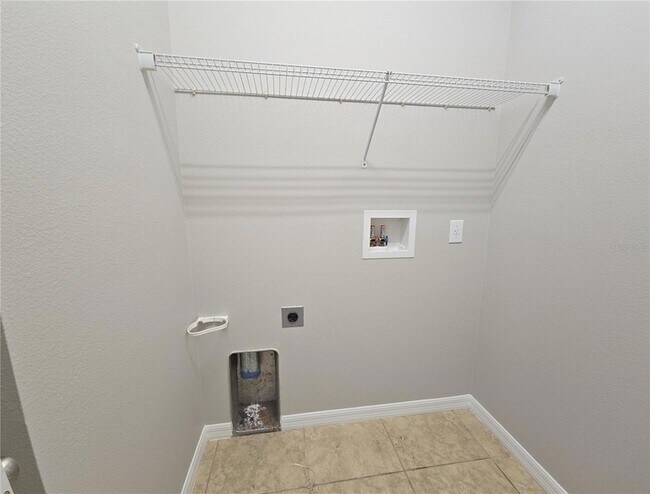 Building Photo - 5201 Sunset Canyon Dr