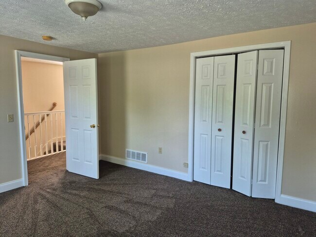 Building Photo - 124 Crain Ave