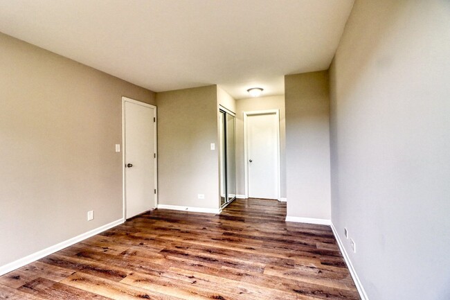 Building Photo - 364 Grissom Ct