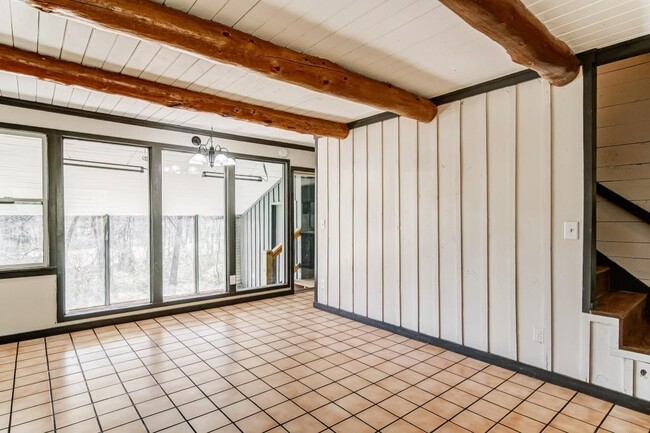 Building Photo - 42 Arminda St