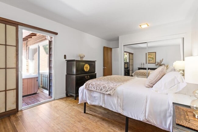 Building Photo - 530 Rockaway Beach Ave