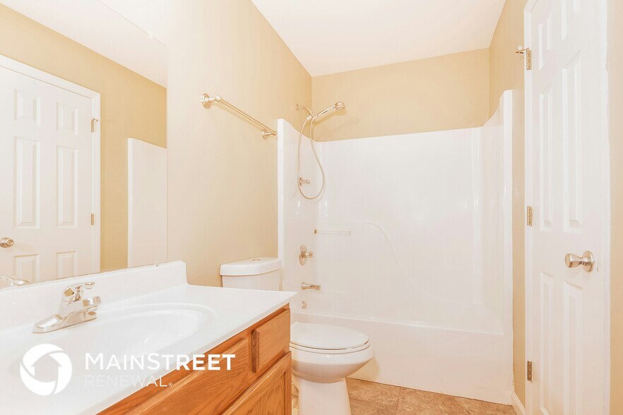 Building Photo - 2303 Pond Ct