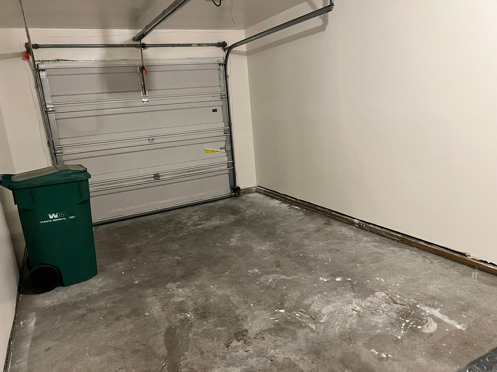 Building Photo - 5553 Glenridge Way
