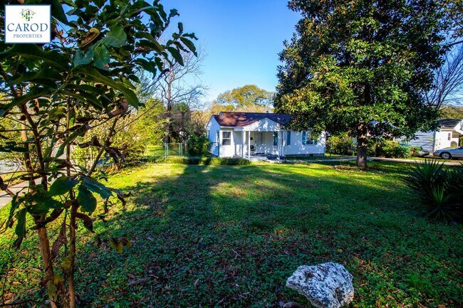 Primary Photo - Cozy Cottage Near Uptown Charlotte