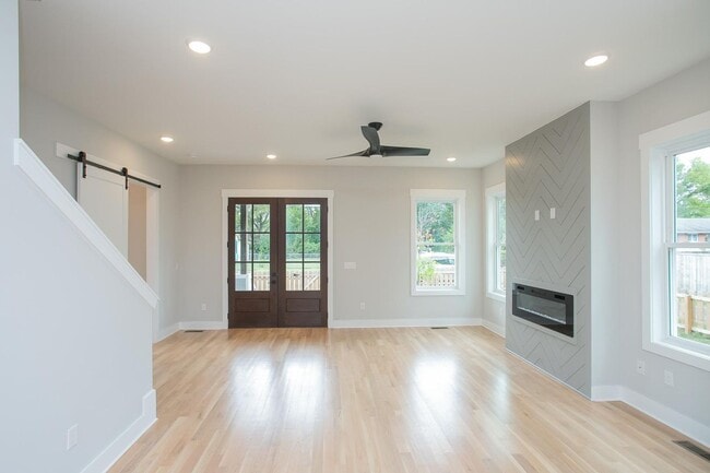 Building Photo - 1611 Century St