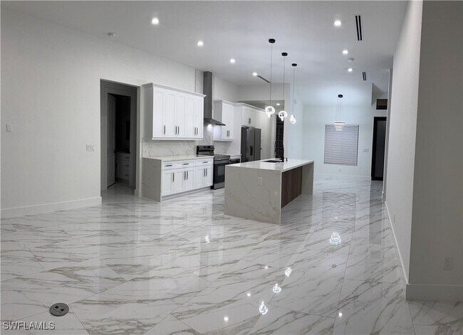 Building Photo - 3614 65th St W