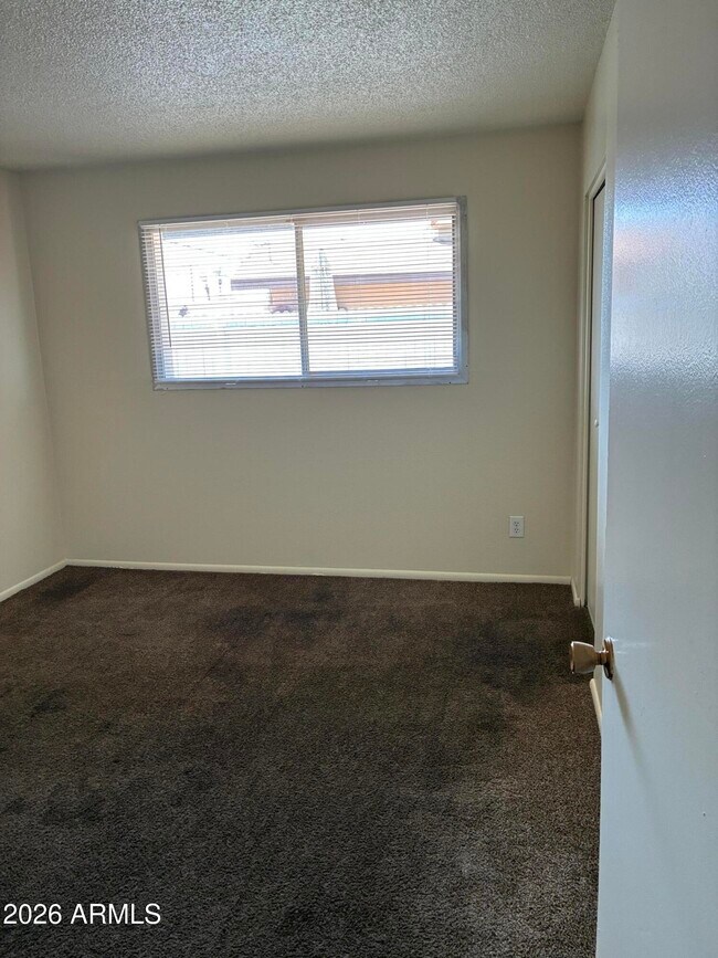 Building Photo - 1439 W Huntington Dr