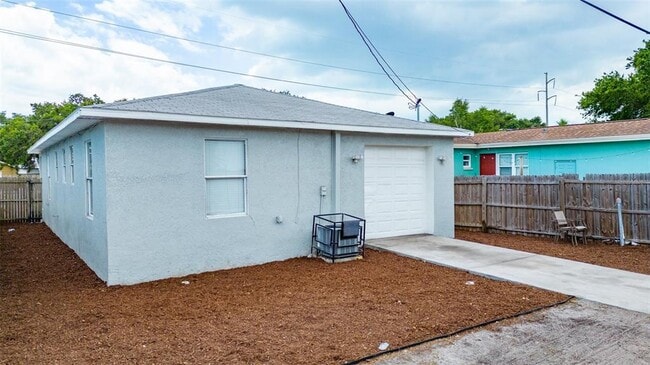 Building Photo - 2851 Emerson Ave S