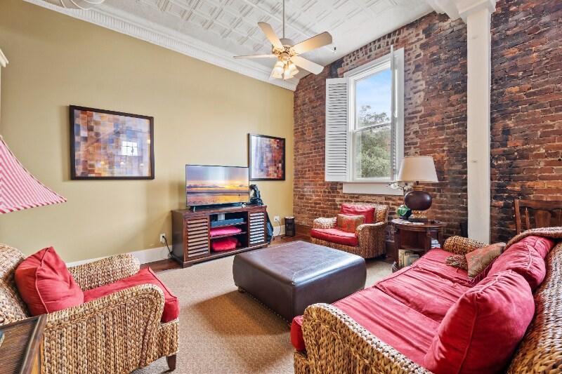 Building Photo - 4 Beaufain St