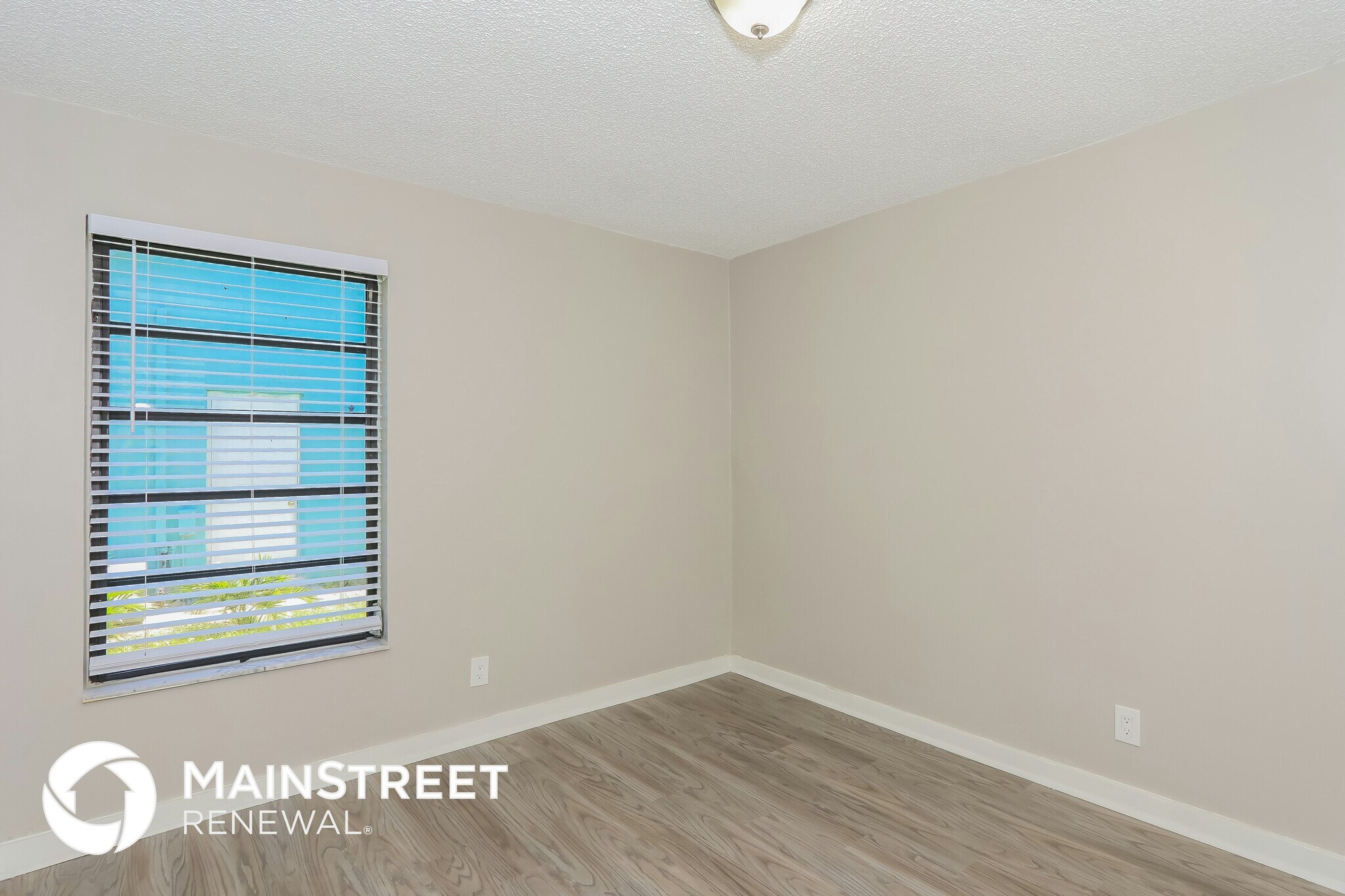 Building Photo - 4977 SW 11th Pl