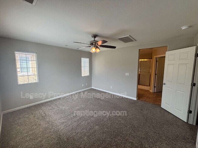 Building Photo - 893 Equinox Loop