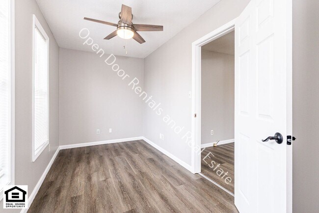Building Photo - Available now!! ***MOVE IN RENT SPECIAL $550 OFF FIRST MONTH'S RENT!!***
