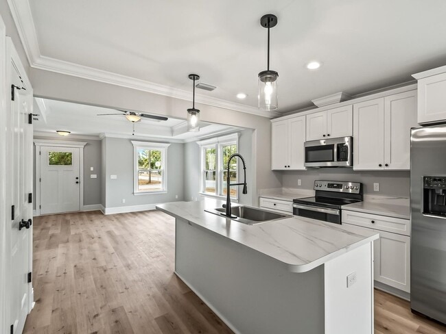 Building Photo - 3 Bedroom Home Available In Crawfordville ...