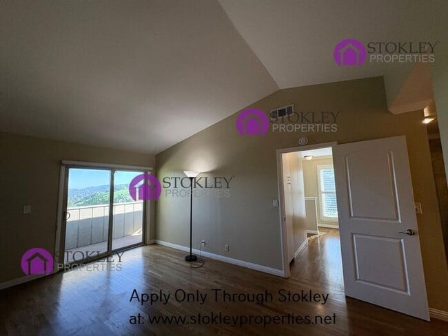 Building Photo - 323 Thistle Cir