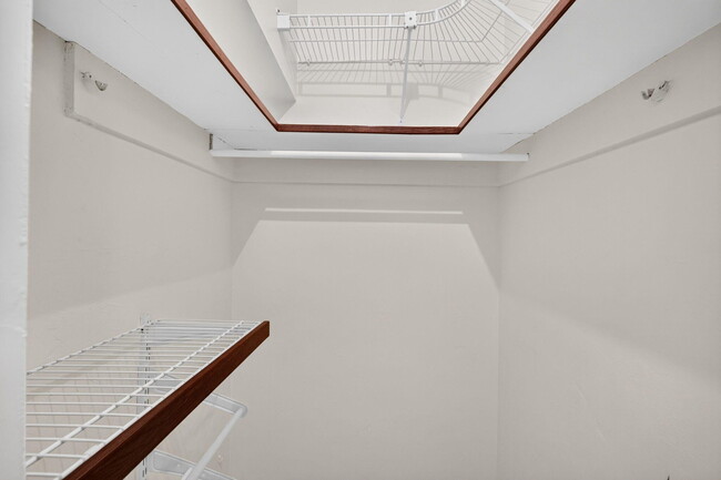 Building Photo - 2060 Tropic Isle