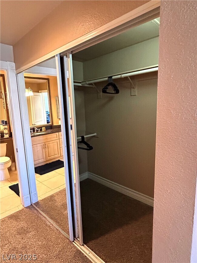 Building Photo - 210 E Flamingo Rd