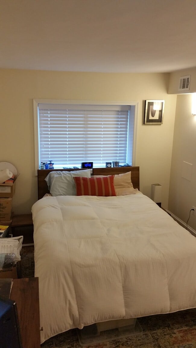 Rear bedroom furnished - 1641 Irving St NW