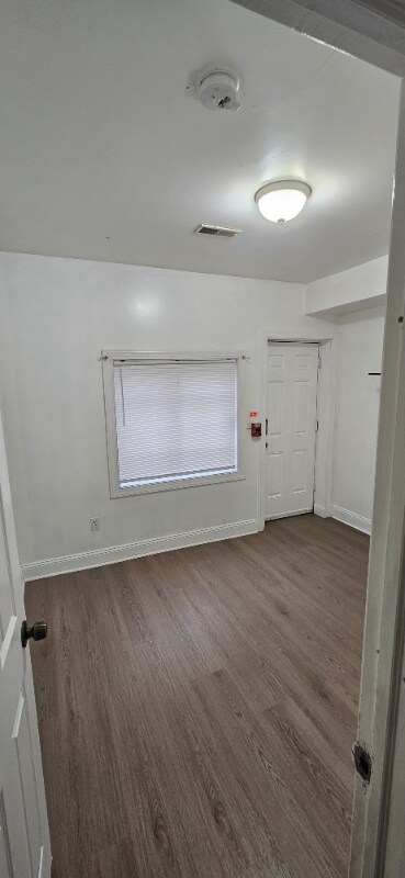 Building Photo - 2329 N Park Ave