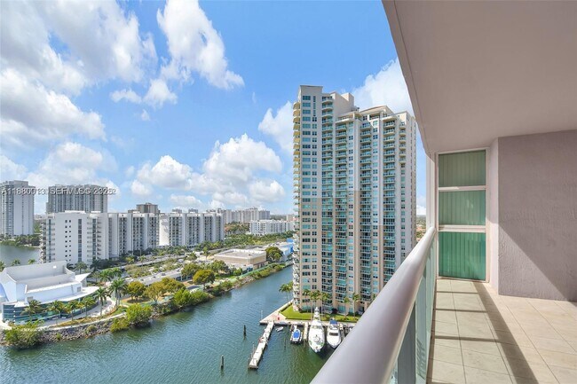 Building Photo - 3370 Hidden Bay Dr