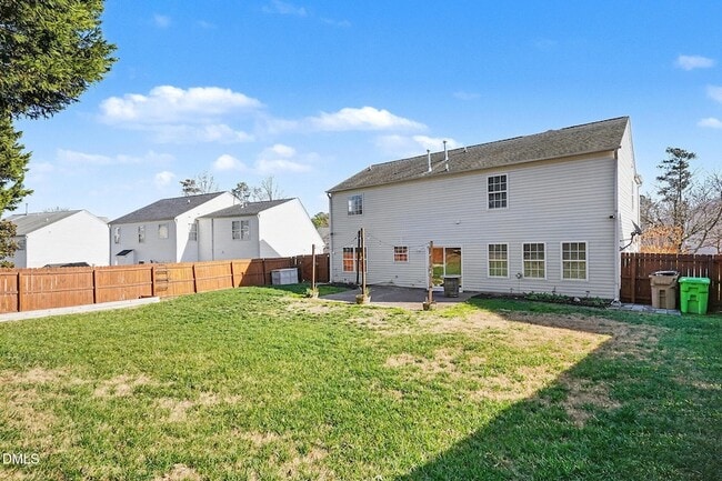 Building Photo - 5005 Marathon Ln