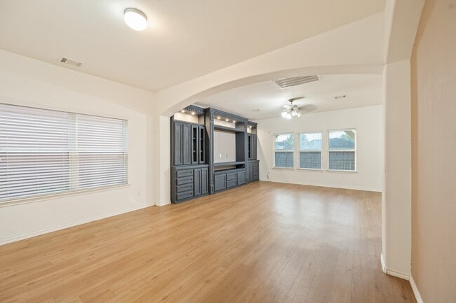 Building Photo - 2827 Arica Ln