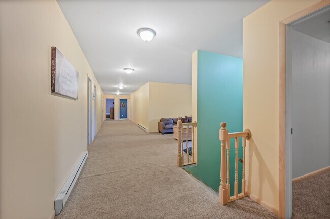 Building Photo - 1724 Calhoun Hill Rd