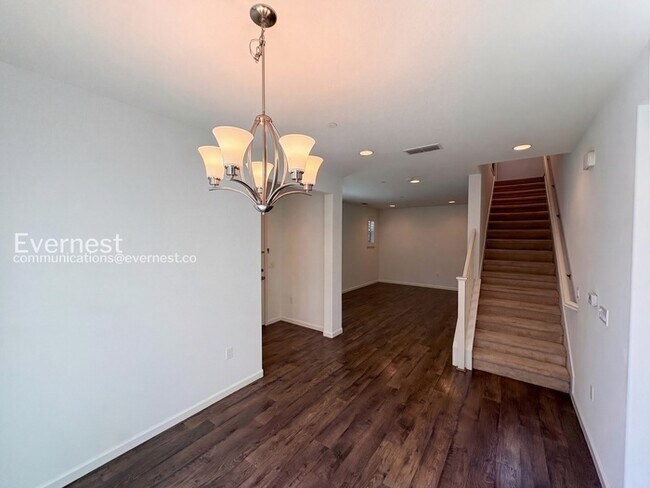 Building Photo - 3206 Vittoria Loop