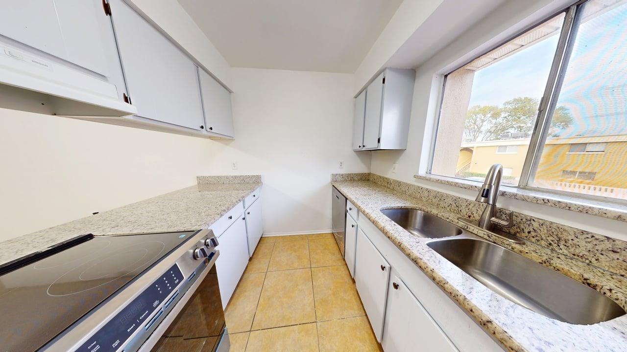 Building Photo - 1000 Lake of the Woods Blvd