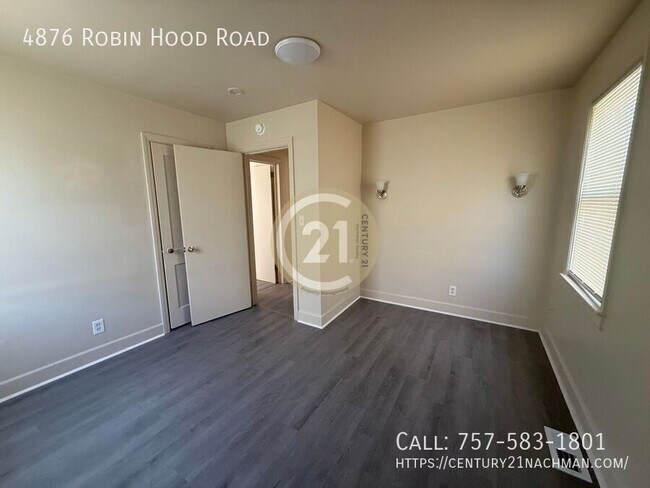 Building Photo - 4876 Robin Hood Rd