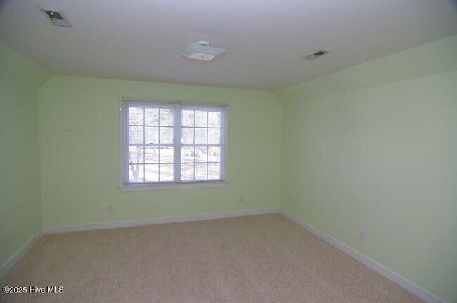 Building Photo - 709 Spring Run Rd