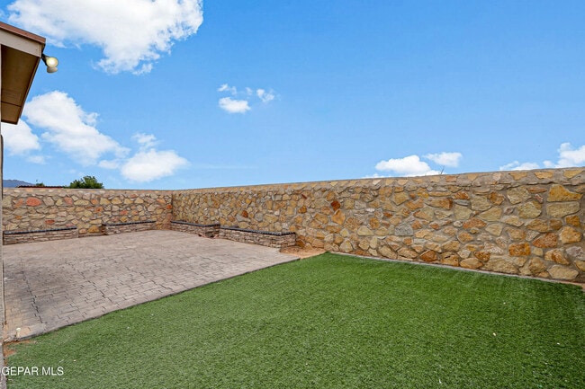 Building Photo - 7249 Long Meadow Dr