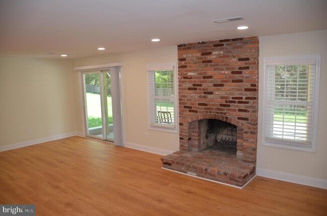 Building Photo - 9012 Paddock Ln