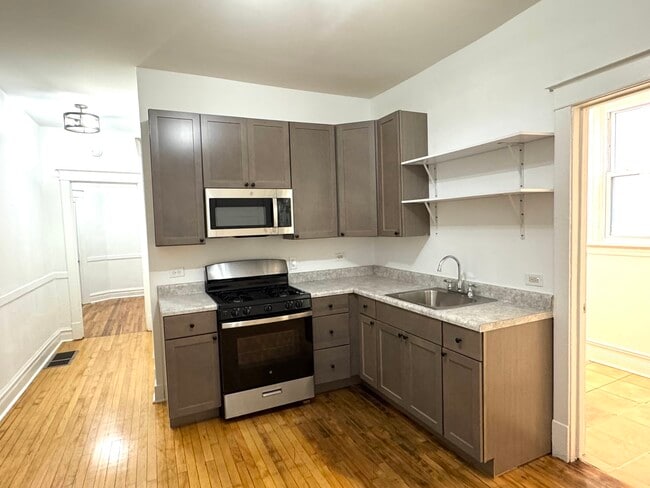 Building Photo - 4050 W Hirsch St