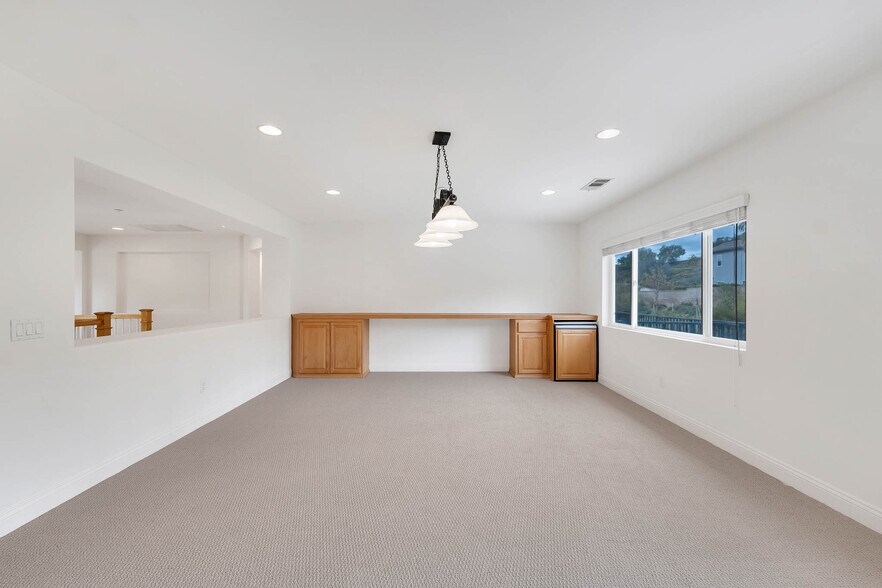 Upstairs Loft/Bonus Room - 12215 Delante Ct