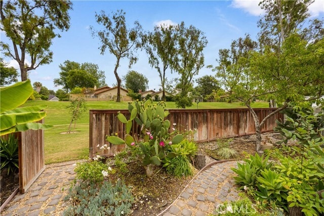 Building Photo - 12 Rockrose Way