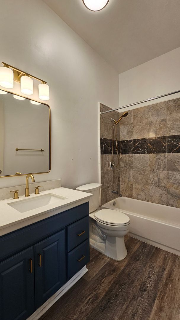 Building Photo - Luxurious Home in North Bakersfield 3 BD 3 BA