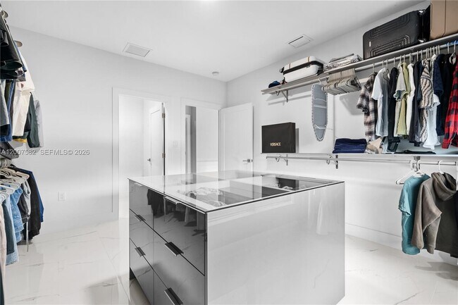 Building Photo - 17900 SW 149th Ave