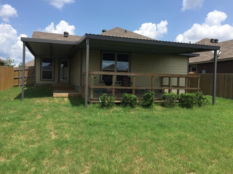 Rear view - 112 Brookside Dr