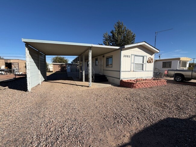 Building Photo - cute and cozy