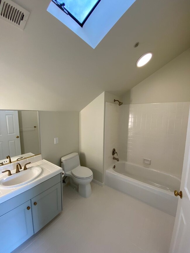 Building Photo - 3421 El Camino Real