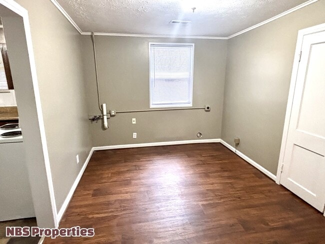 Building Photo - 2212 Harvey St