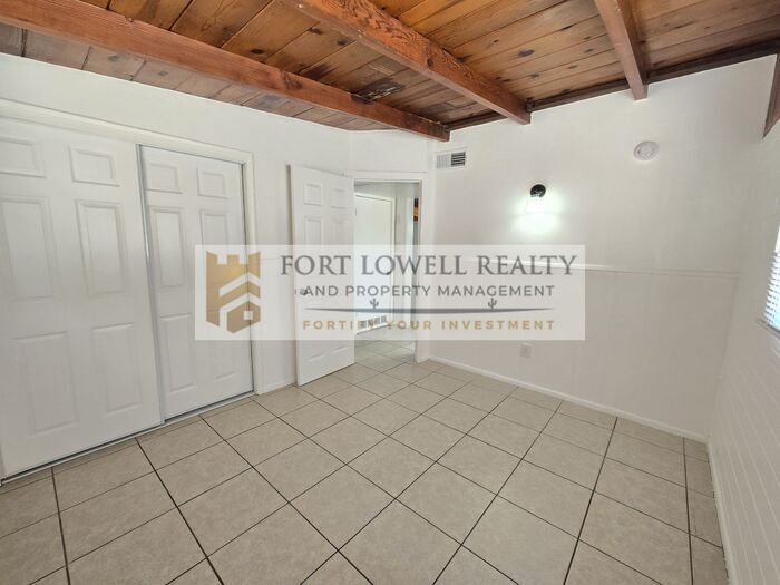 Building Photo - 3008 N Balboa Ave