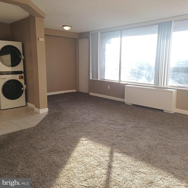 Building Photo - 3705 S George Mason Dr