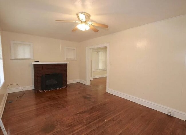 Building Photo - 2667 Chesterfield Ave
