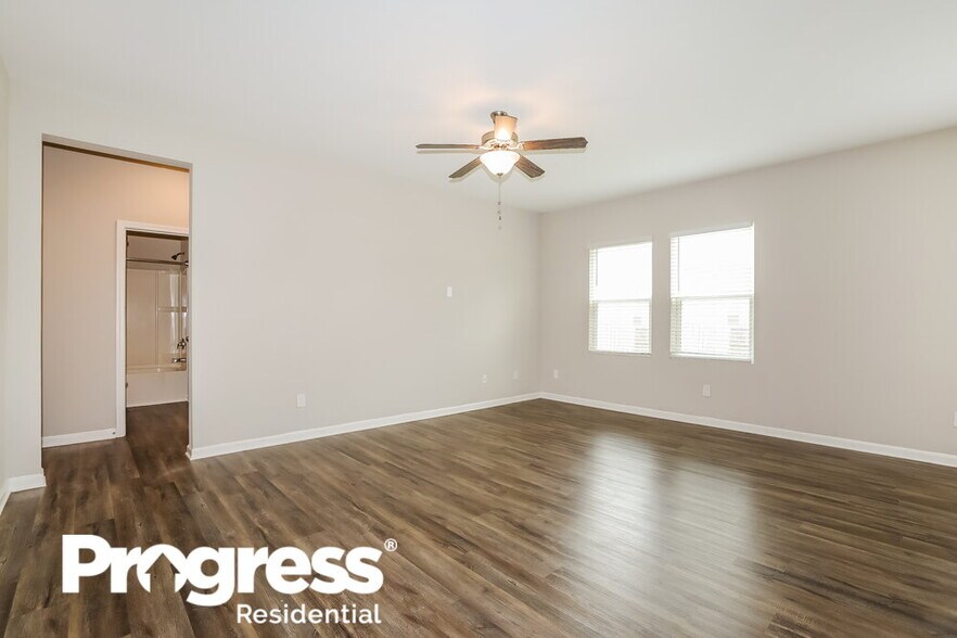 Building Photo - 3780 Place Dr
