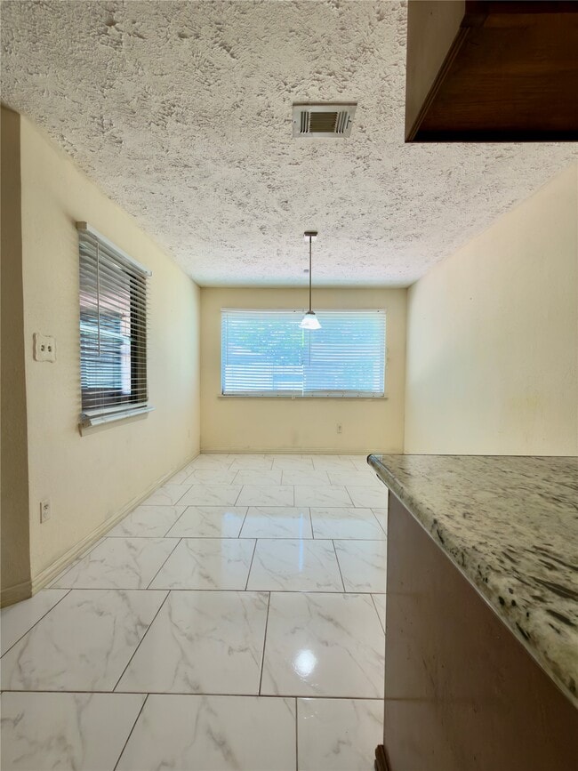 Building Photo - 23115 Bright Star Rd