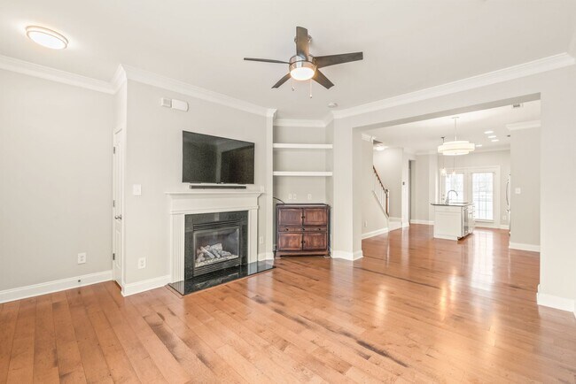 Building Photo - Newly Renovated Townhome Oasis in Wesley H...
